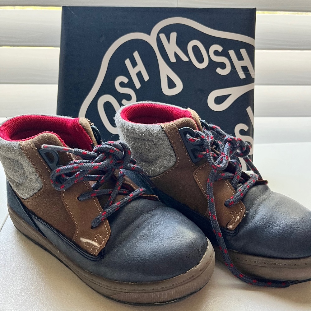 OshKosh Blue toddler boys boots 11M